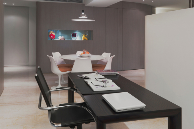 辦公室裝修設(shè)計(jì):選擇合適的辦公桌長(zhǎng)度 辦公室裝修設(shè)計(jì):選擇合適的辦公桌長(zhǎng)度