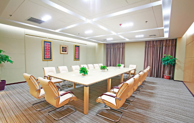 上海辦公室裝修:桌前矮柜的必要性及其設(shè)計要素 上海辦公室裝修:桌前矮柜的必要性及其設(shè)計要素