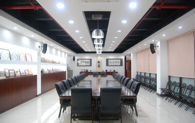 上海辦公室裝修設(shè)計新風(fēng)尚:通體磚的魅力與應(yīng)用