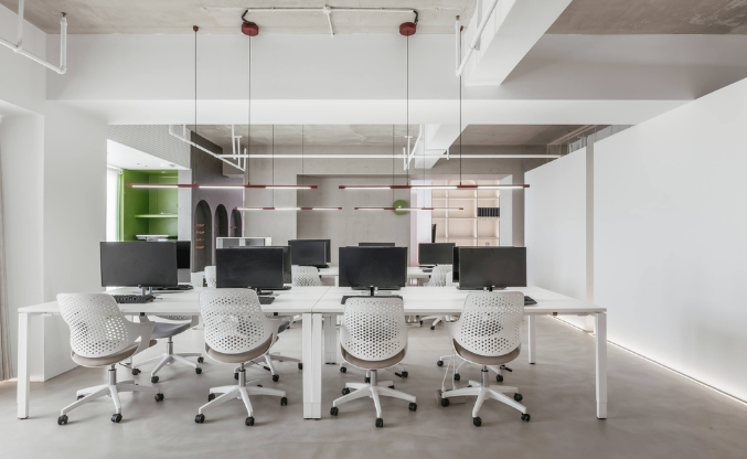 實(shí)木書柜:辦公室裝修設(shè)計(jì)的綠色之選