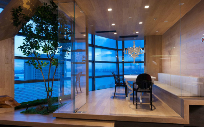 深棕色木柜子，打造辦公室裝修裝修新風(fēng)尚！