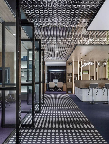 上海辦公室裝修設(shè)計(jì)：如何選購(gòu)雕塑擺件，打造獨(dú)特辦公空間！