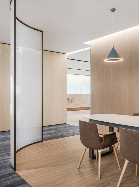 揭秘！上海辦公室裝修設計，植物選購與擺放的藝術