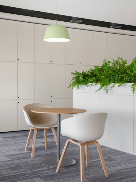 辦公室裝修設計：巧妙隱藏線路，打造無線美觀空間