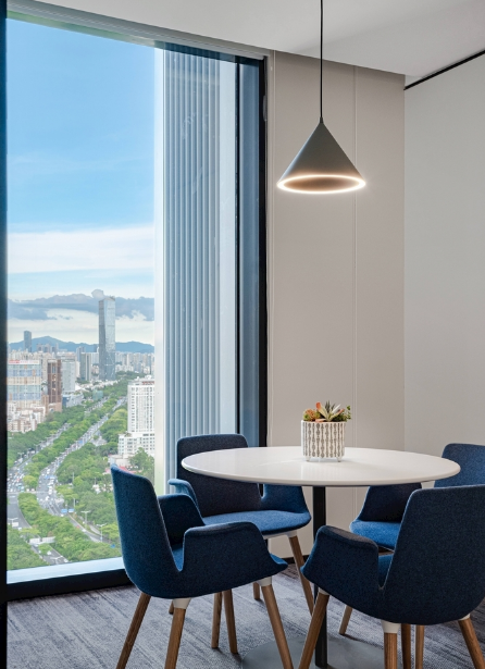 打破常規(guī)，橙色地坪漆引領(lǐng)辦公室裝修設(shè)計(jì)新風(fēng)尚